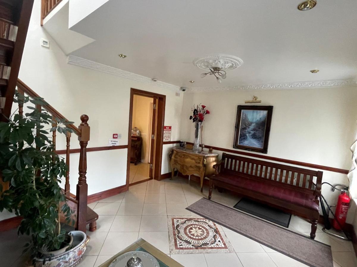 Goldendawn Guest House Ситиуест Екстериор снимка